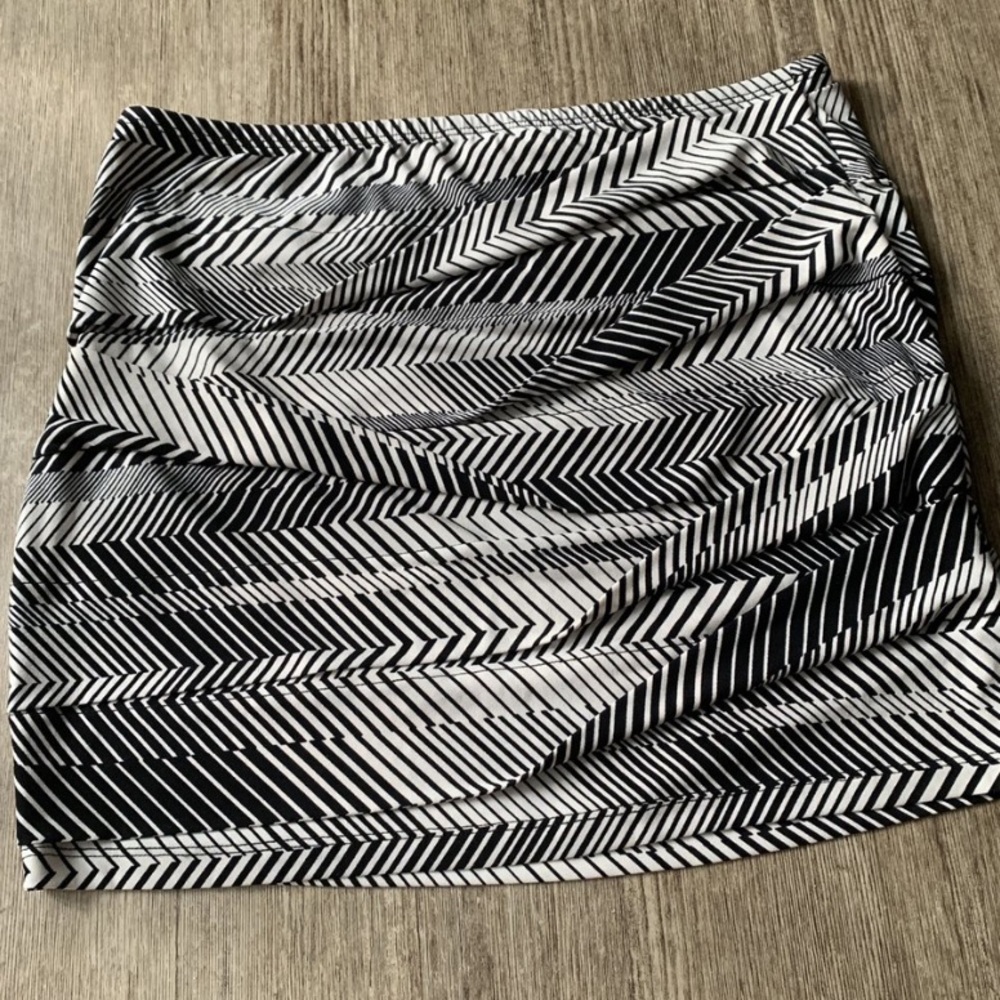 Beautiful Black and White Skirt